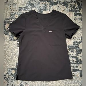 Figs charcoal scrub top